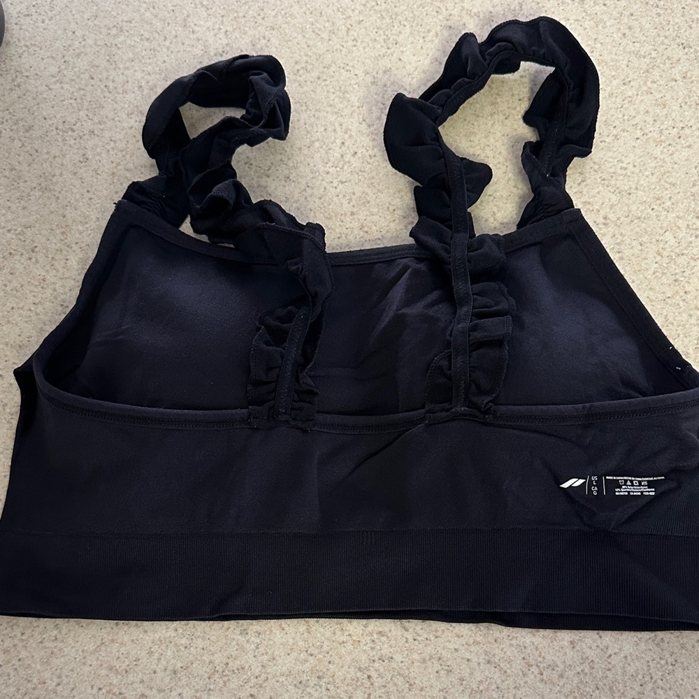 Chic Black Ruffled Strap Sports Bra - Picture 4 of 6